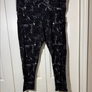 Black and White Marble Leggings